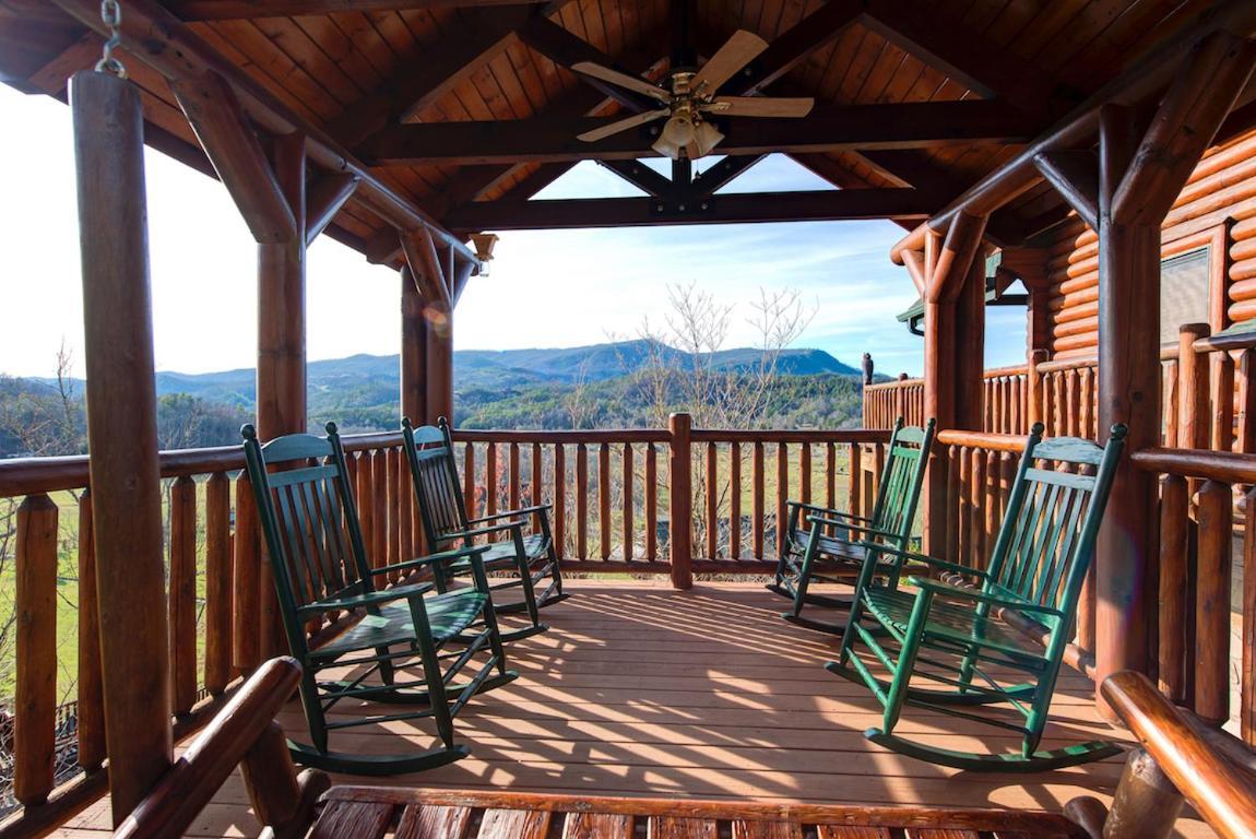Serenity Peak Villa Pigeon Forge Exterior photo
